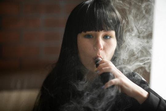 Descubre e-cigarettes y cómo los cigarrillos electronicos la vecina rubia están revolucionando el mundo del vapeo