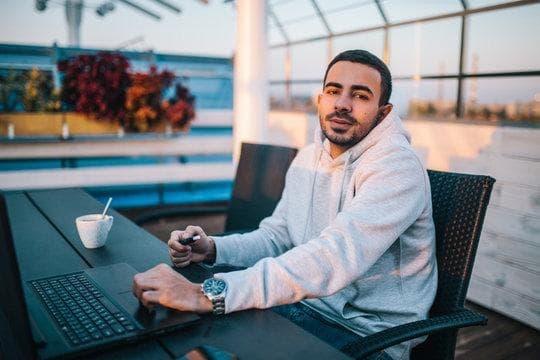 Guía práctica para usuarios de E-papierosy sobre seguridad y análisis de los cigarrillos electronicos gases