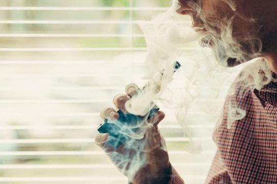 Opiniones y guía práctica sobre 12000 Züge Vapes y riesgos de la adiccion cigarrillo electronico