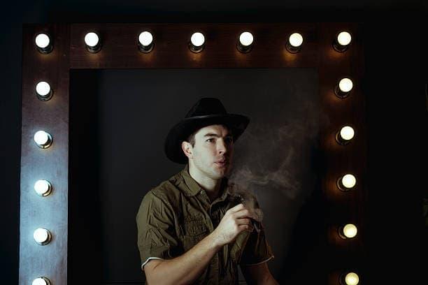 e-cigaretta explica por qué el cigarrillo electrónico deja olor y cómo reducirlo